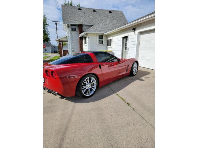 Photo of 2005 Red Chevrolet Corvette