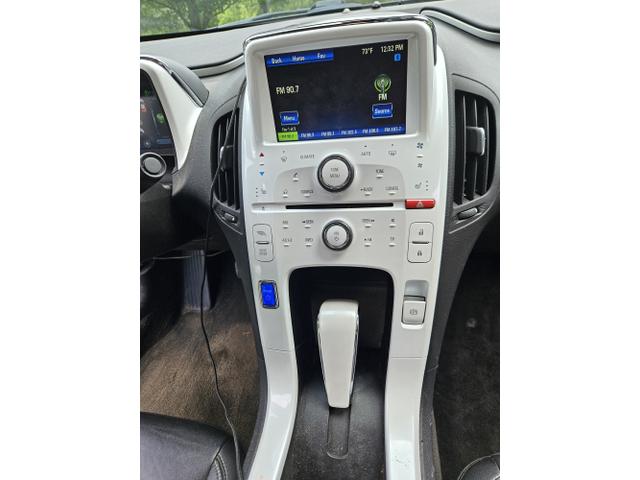 Photo of 2013 Silver Chevrolet Volt
