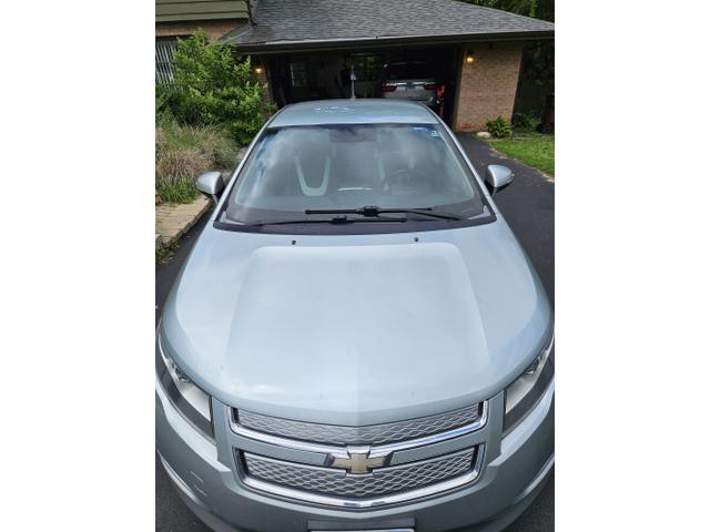 Photo of 2013 Silver Chevrolet Volt