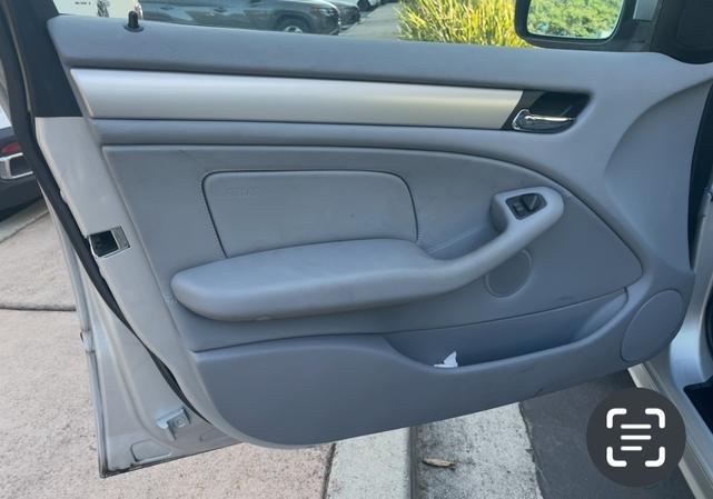 Photo of 2004 Silver BMW 325