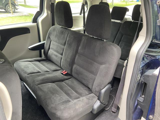 Photo of 2016 Blue Dodge Grand Caravan
