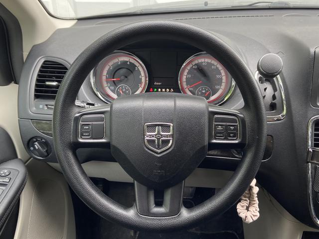 Photo of 2016 Blue Dodge Grand Caravan