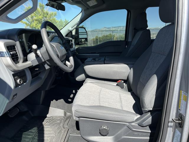Photo of 2023 Silver Ford F-350