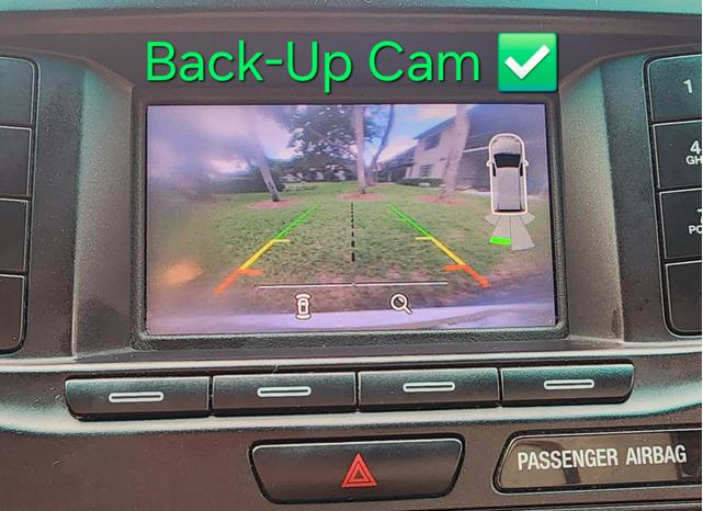 Photo of 2016 White Ford Explorer