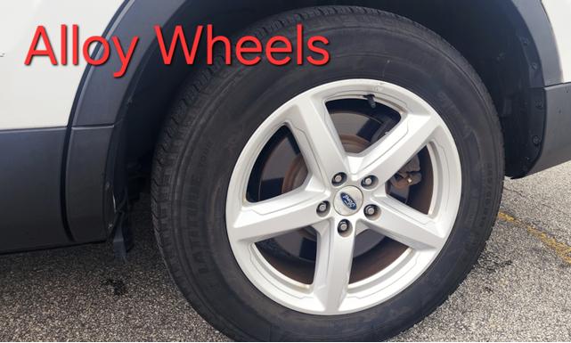 Photo of 2016 White Ford Explorer