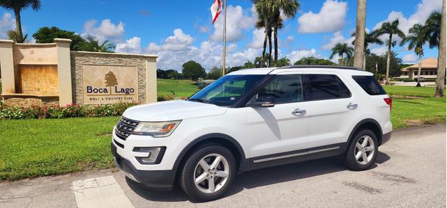 Photo of 2016 White Ford Explorer