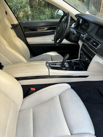 Photo of 2014 Gray BMW 750