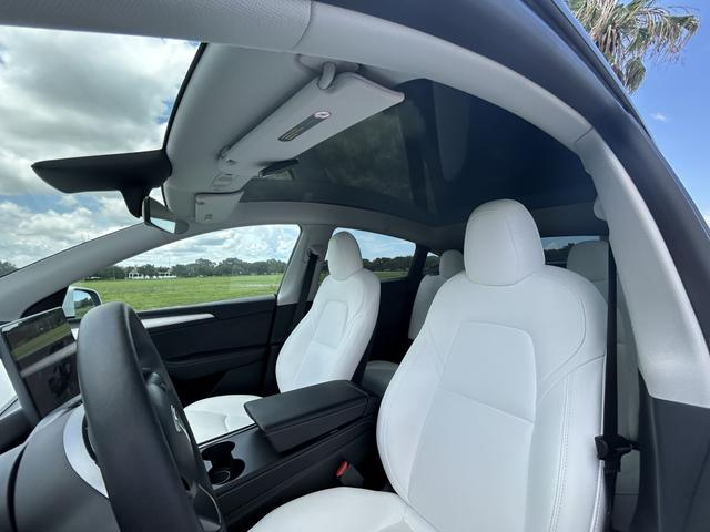 Photo of 2023 White Tesla Model Y