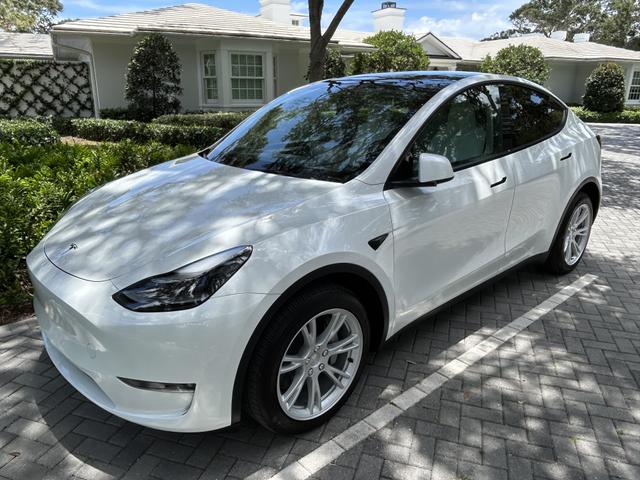 Photo of 2023 White Tesla Model Y
