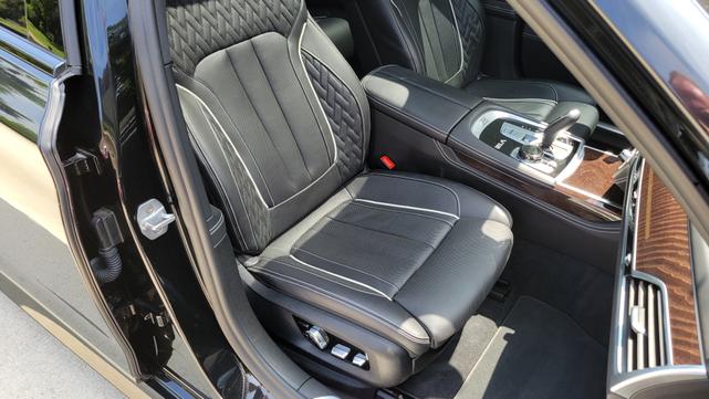 Photo of 2019 Black BMW M760