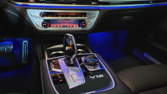 Photo of 2019 Black BMW M760