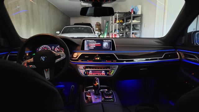 Photo of 2019 Black BMW M760