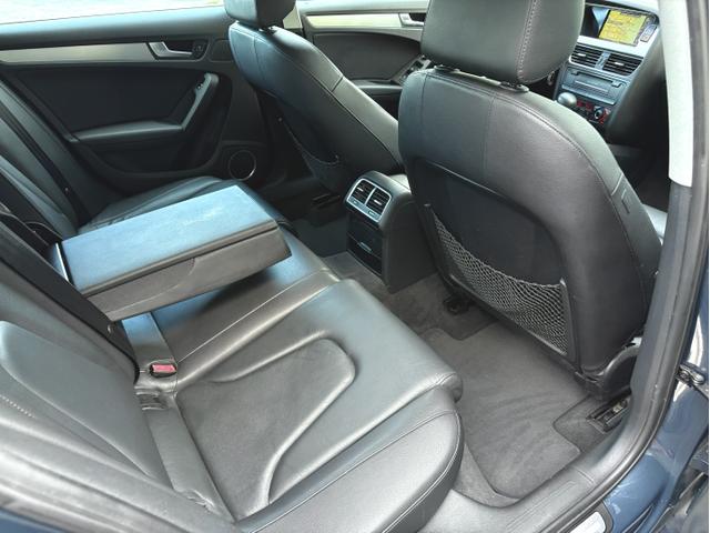 Photo of 2011 Gray Audi A4