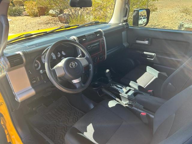 Photo of 2008 Yellow Toyota FJ Cruiser