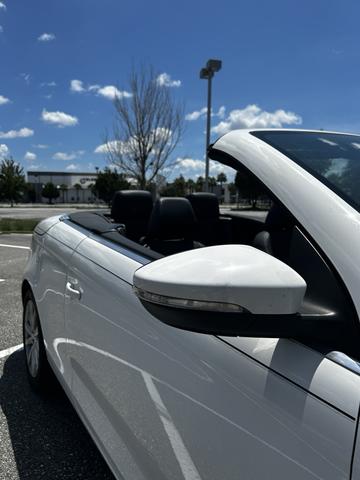 Photo of 2010 White Volkswagen Eos