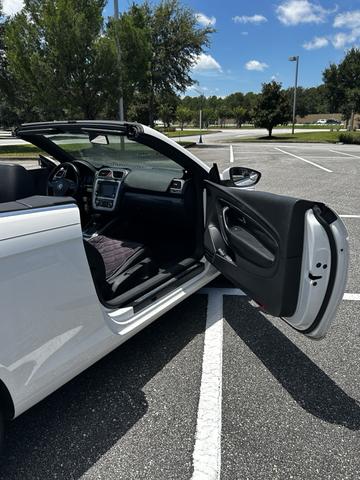 Photo of 2010 White Volkswagen Eos