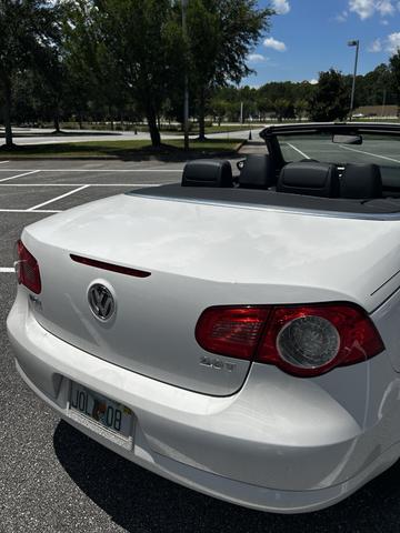 Photo of 2010 White Volkswagen Eos