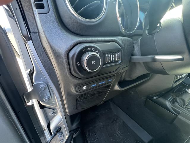 Photo of 2021 Silver Jeep Wrangler Unlimited 4xe