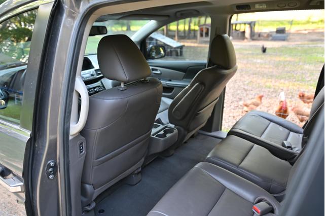 Photo of 2013 Gray Honda Odyssey