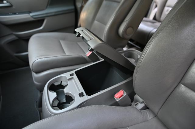 Photo of 2013 Gray Honda Odyssey