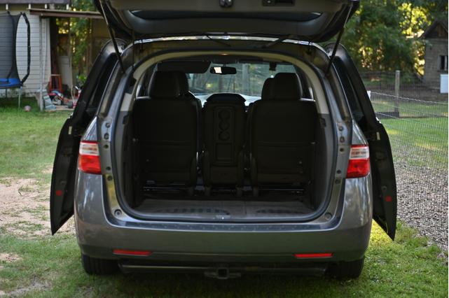 Photo of 2013 Gray Honda Odyssey