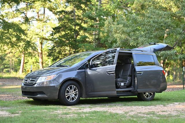 Photo of 2013 Gray Honda Odyssey