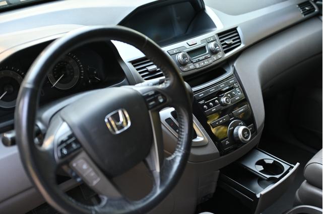 Photo of 2013 Gray Honda Odyssey