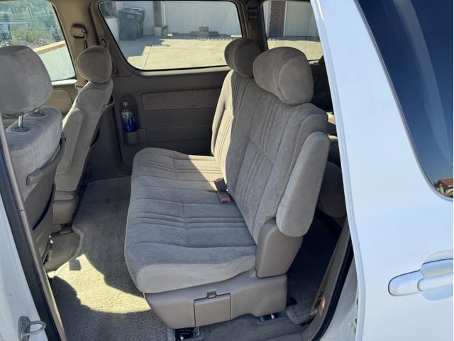Photo of 1998 White Toyota Sienna