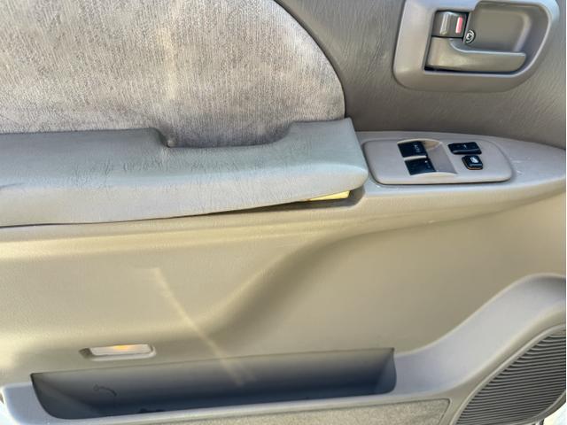 Photo of 1998 White Toyota Sienna