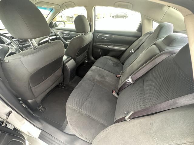 Photo of 2015 Gray Nissan Altima