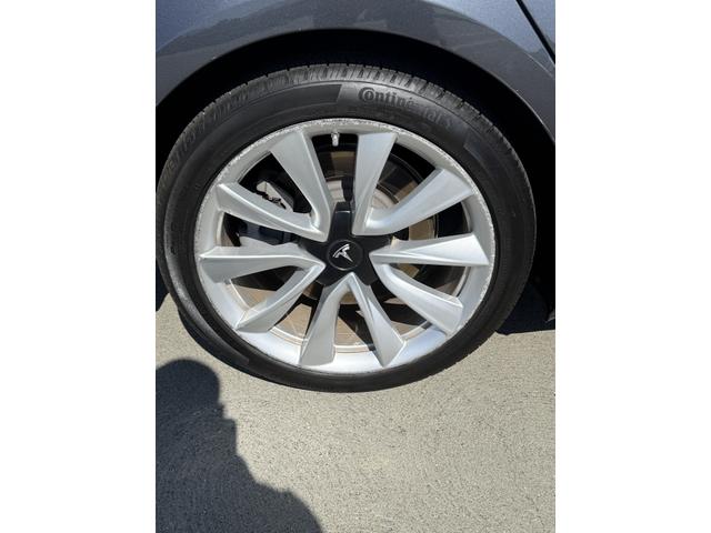 Photo of 2019 Gray Tesla Model 3