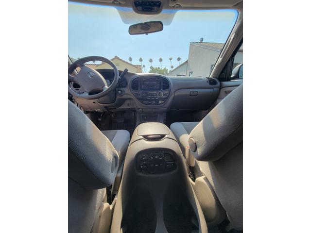 Photo of 2006 Silver Toyota Sequoia