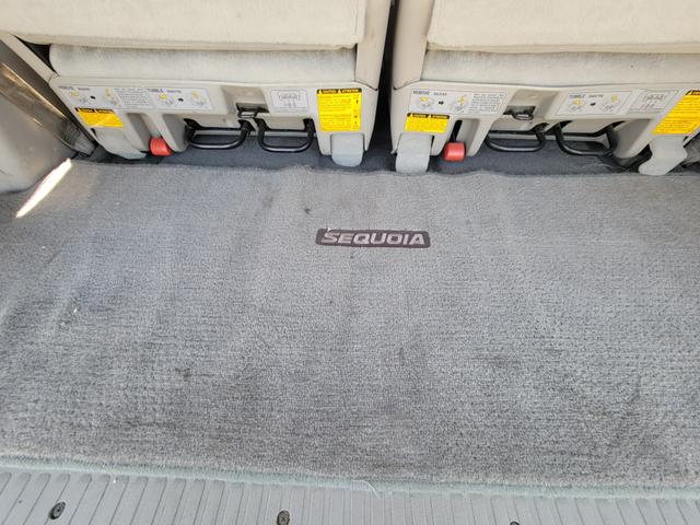 Photo of 2006 Silver Toyota Sequoia