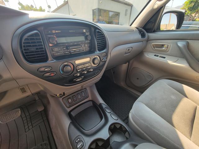 Photo of 2006 Silver Toyota Sequoia
