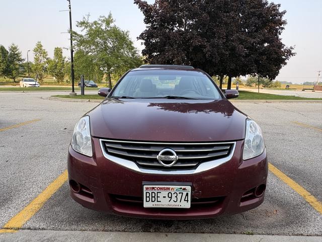 Photo of 2010 Red Nissan Altima