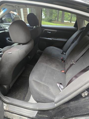 Photo of 2015 Black Nissan Altima