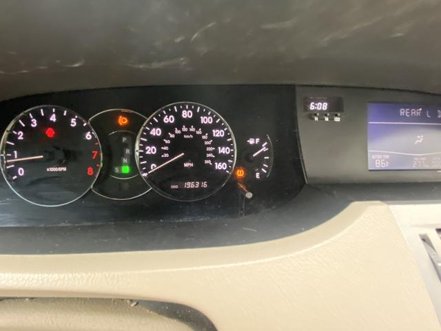Photo of 2007 White Toyota Avalon