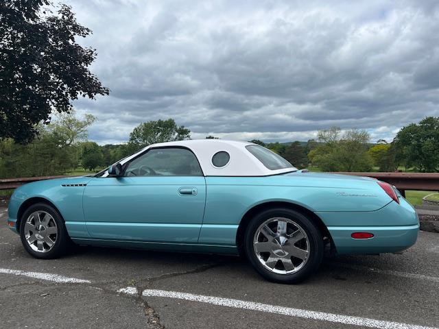 Photo of 2002 Blue Ford Thunderbird