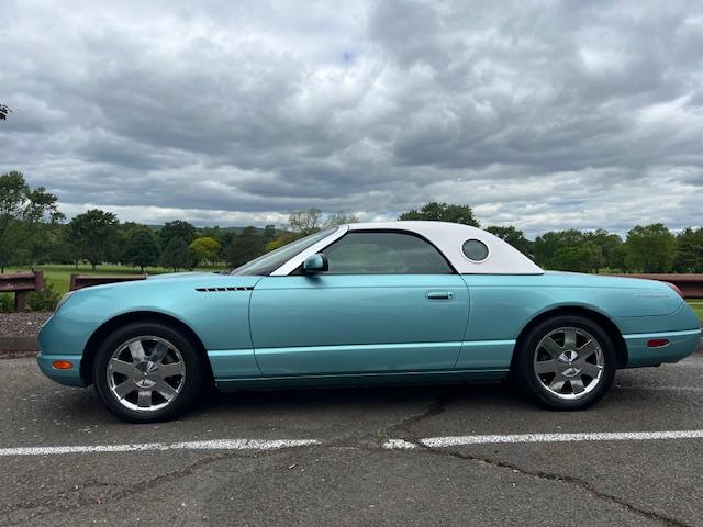 Photo of 2002 Blue Ford Thunderbird