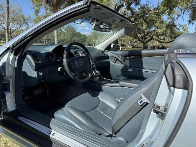 Photo of 2003 Silver Mercedes-Benz SL-Class