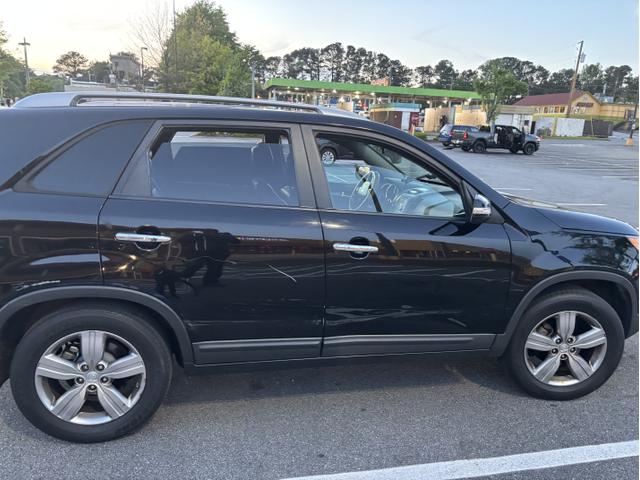 Photo of 2012 Black Kia Sorento