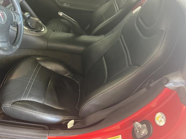Photo of 2006 Red Pontiac Solstice