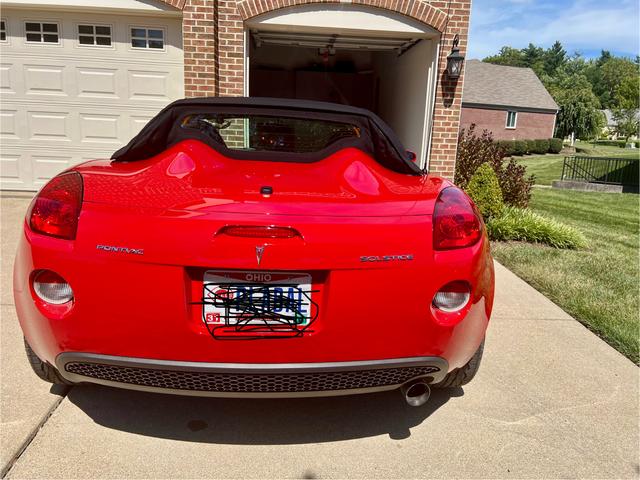 Photo of 2006 Red Pontiac Solstice