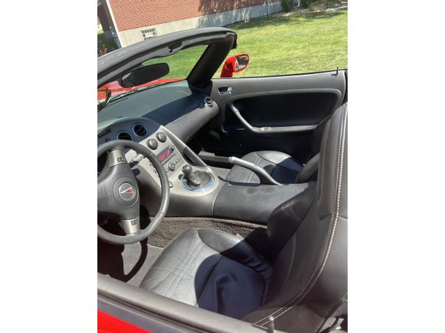 Photo of 2006 Red Pontiac Solstice