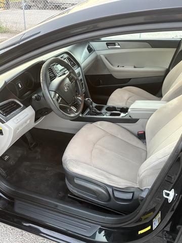 Photo of 2015 Black Hyundai SONATA