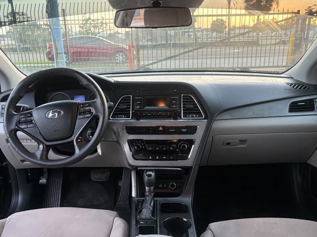 Photo of 2015 Black Hyundai SONATA