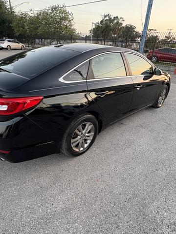 Photo of 2015 Black Hyundai SONATA