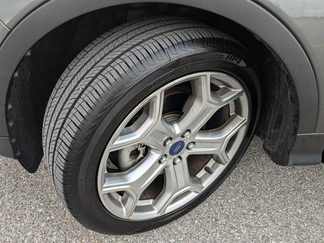 Photo of 2017 Gray Ford Escape