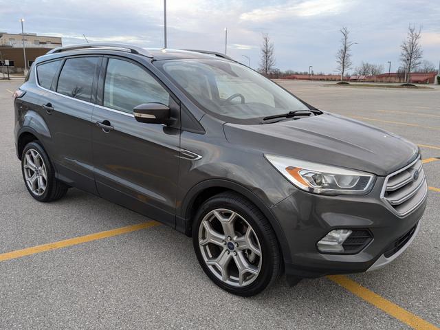 Photo of 2017 Gray Ford Escape