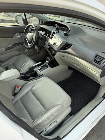 Photo of 2012 White Honda Civic
